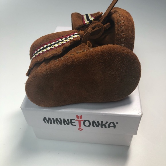 Minnetonka Baby Moccasins.- Braid Booties- Size 1 - Leather with Fringe - Picture 3 of 6